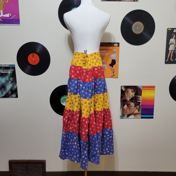 On The Verge | Vintage Western Patchwork Skirt - Picture 6 of 8